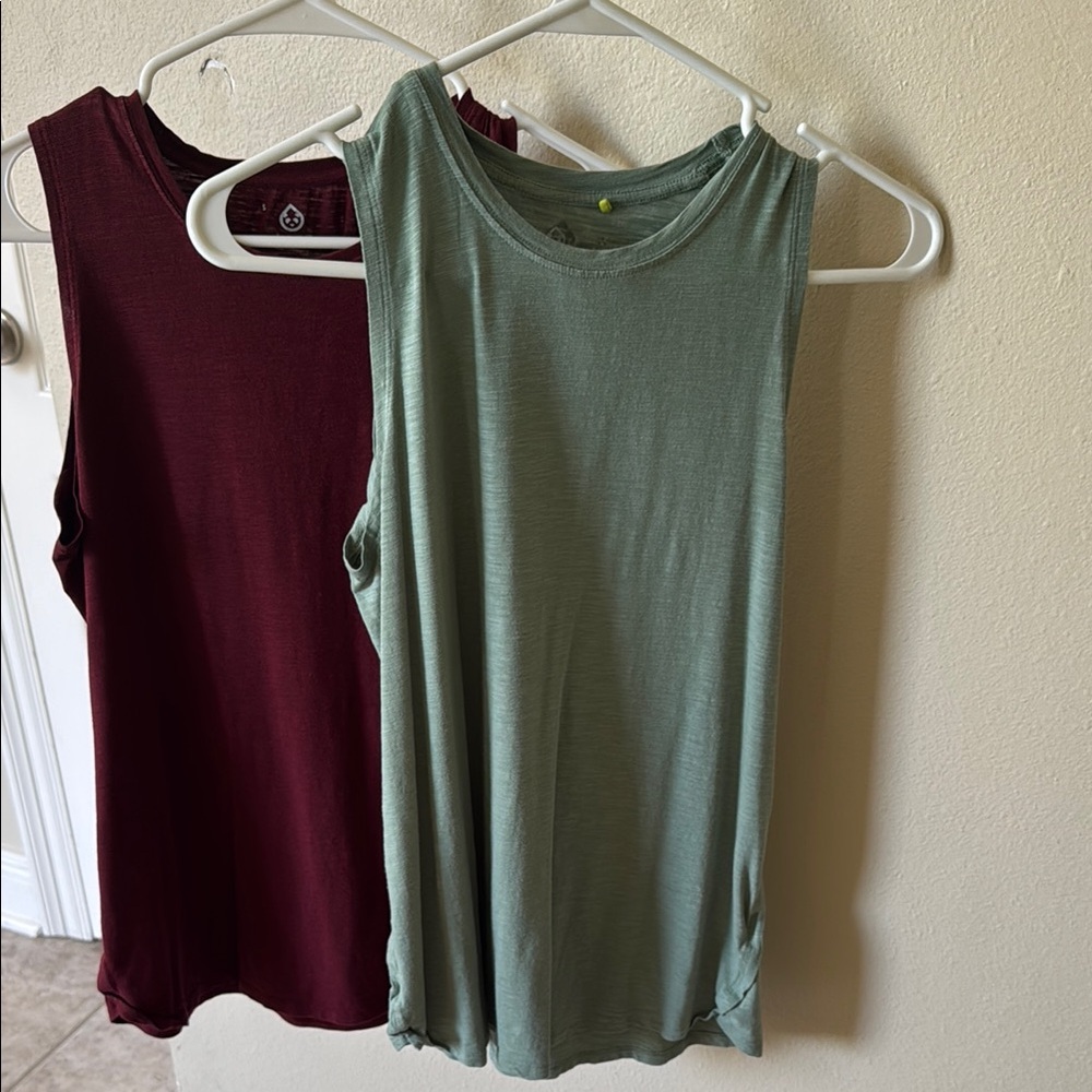 Task Sleeveless Tops